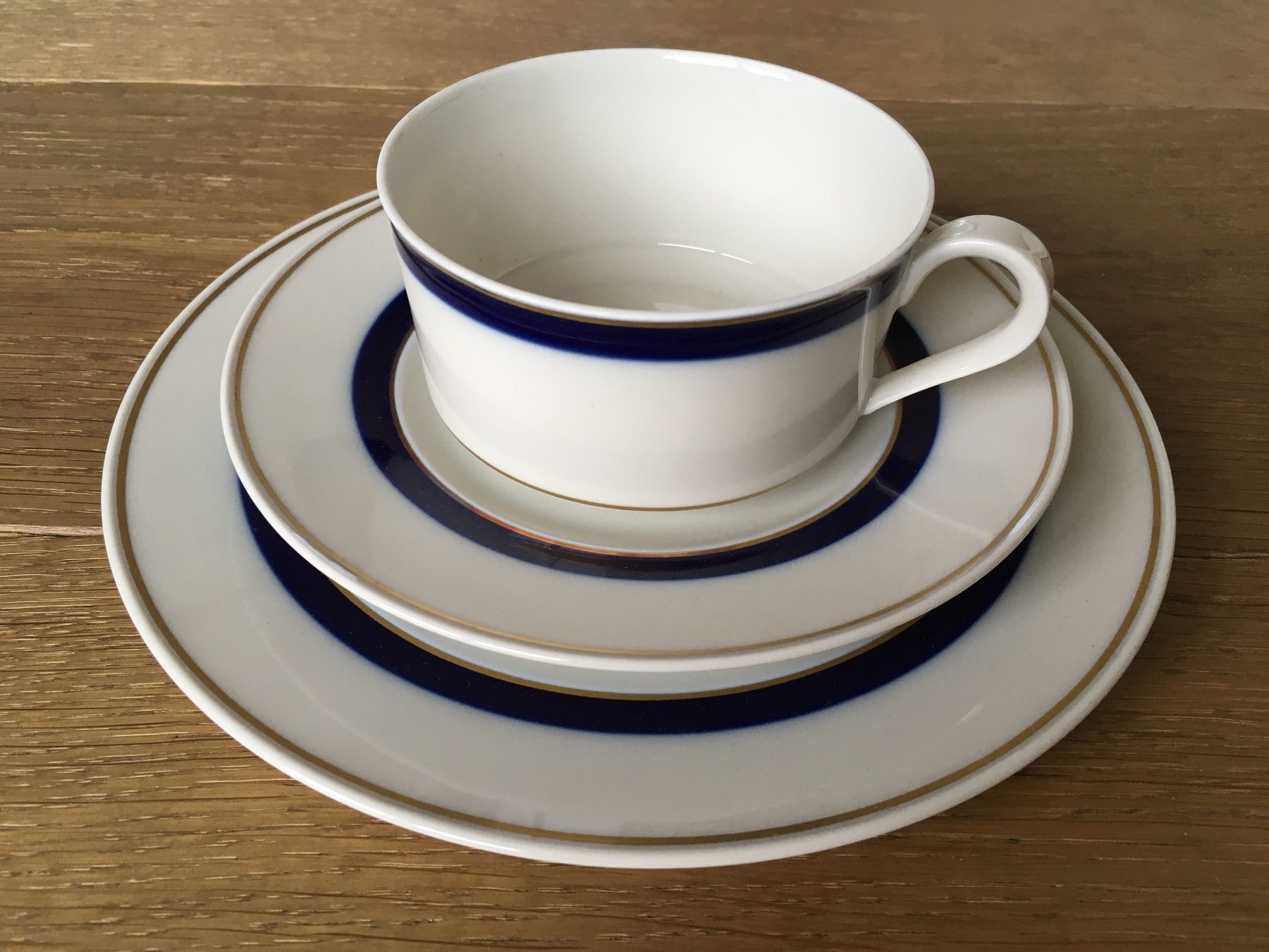 Set di piatti: Langenthal Teeservice Château weiss/blau/gold – Nuovo (secondo la descrizione) da zürich venduto da Cf8000 1