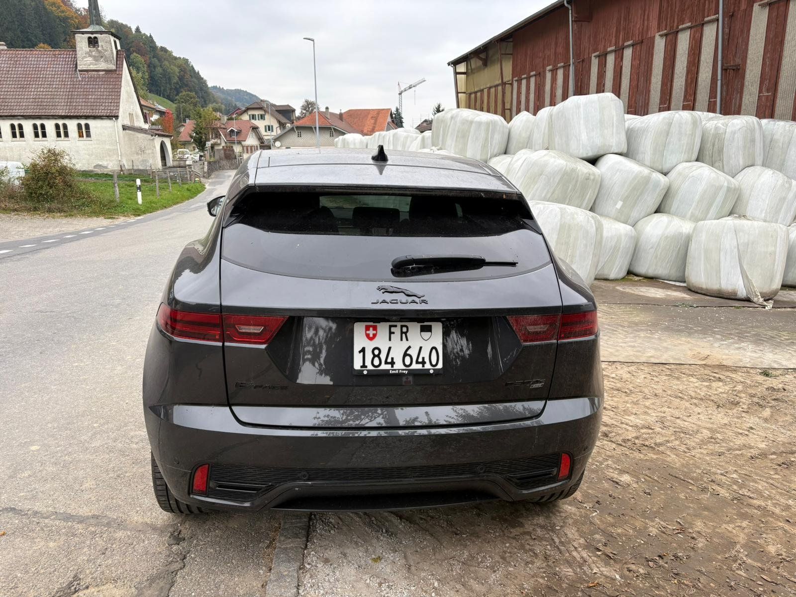 Jaguar Automobili: JAGUAR E-Pace 1.5 P300e R-Dynamic AWD SE – Usato da Ecublens FR venduto da Tombouktou 1