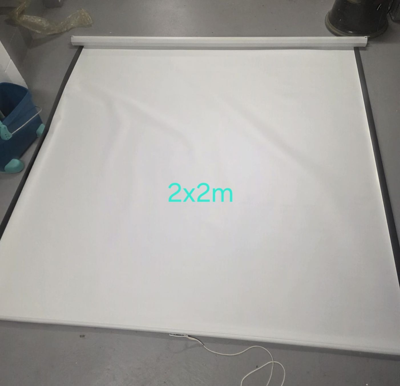 Home Cinema: leinwand für Beamer 2x2m – Usato da Büsserach venduto da Divina86