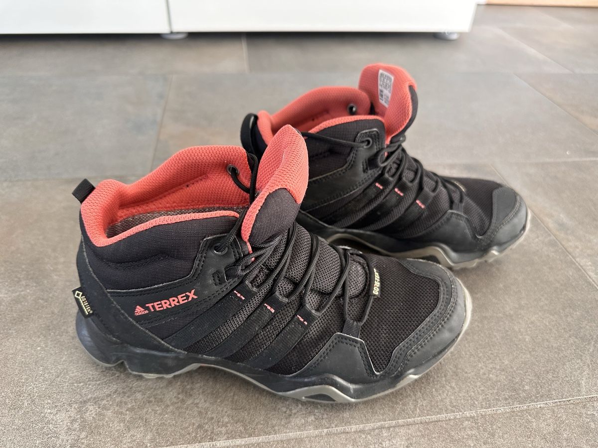 Adidas Scarpe da donna: Adidas Terrex Gore-Tex Wanderschuh – Usato da Seuzach venduto da s.bue 1