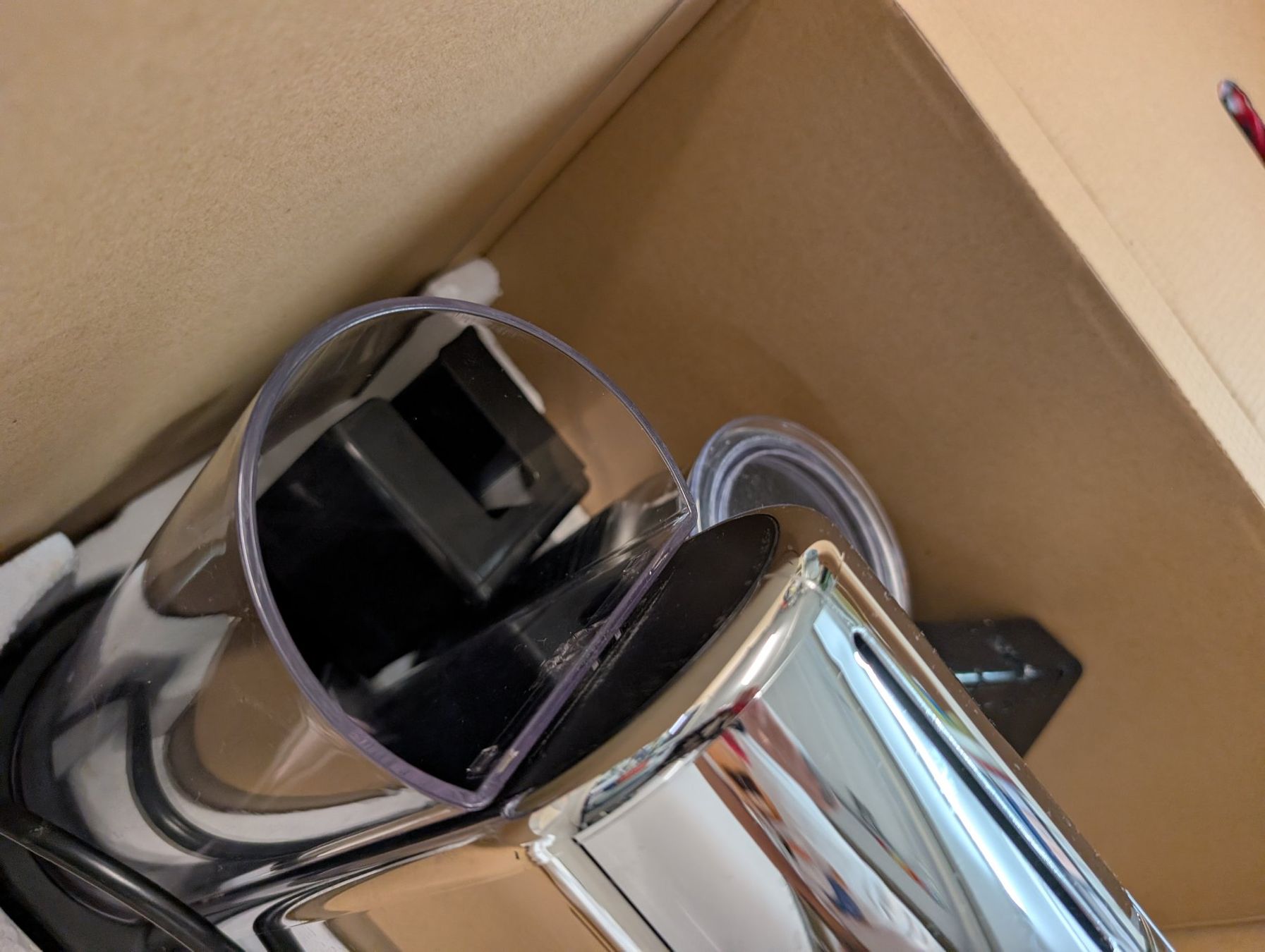 Nespresso Machines à café & Machines à expresso: Nespresso CITIZ CHROME mit Milchschäumer – Défectueux à Ettingen par Chrisdots 3
