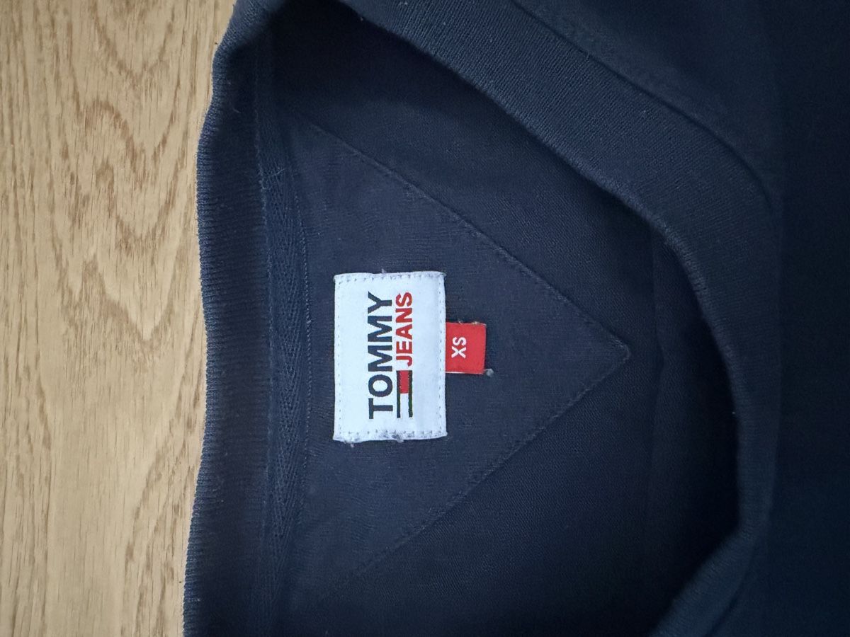 Tommy Hilfiger T-shirt: t-shirt tommy hilfiger – Usato da Carouge GE venduto da goi_krq7 1