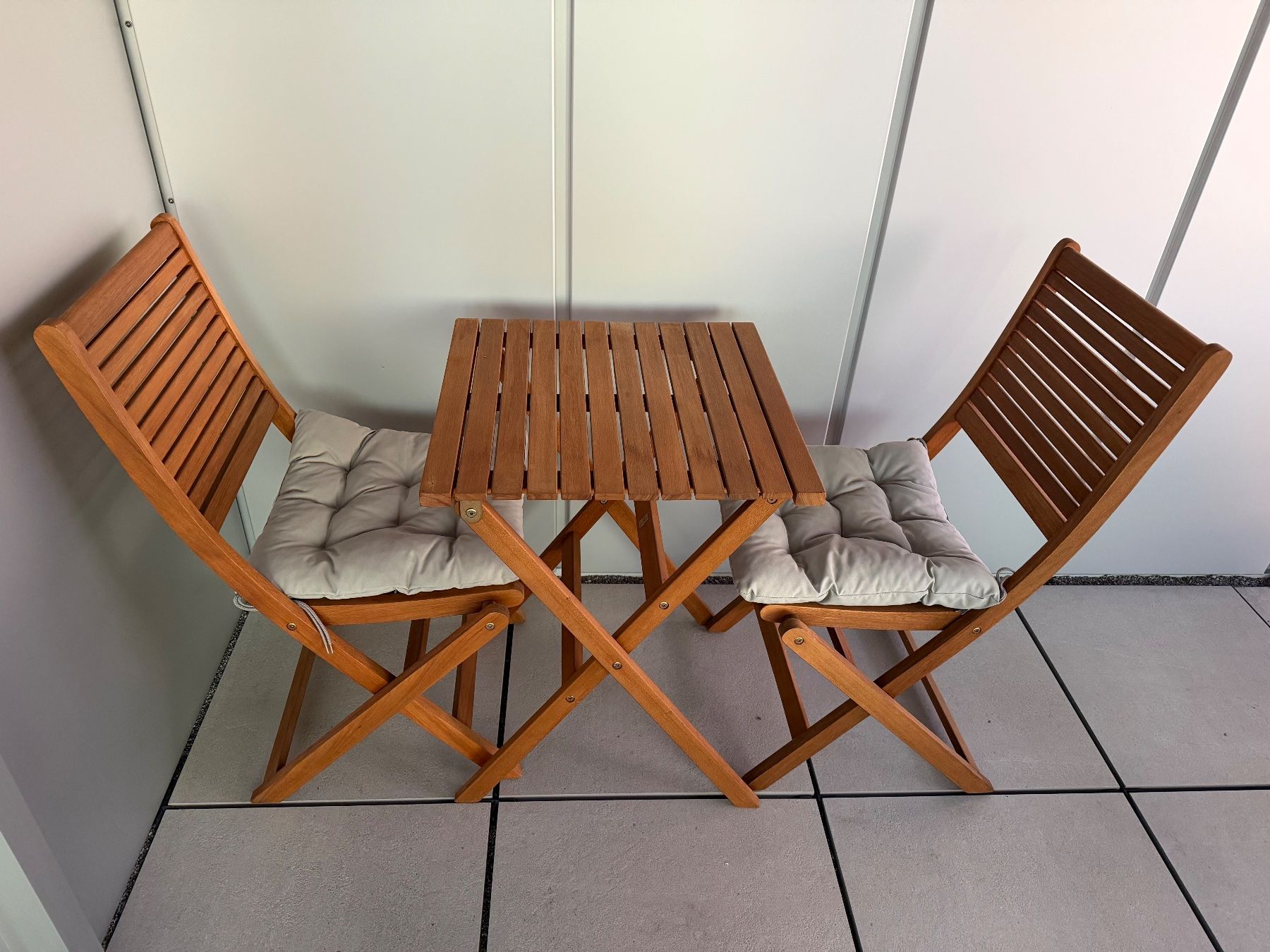 Mömax Set di tavolo e panche: Gartentisch mit 2 Stühlen Holz Klappbar mit Polstern – Nuovo (secondo la descrizione) da Ostermundigen venduto da eli_mpq7 2