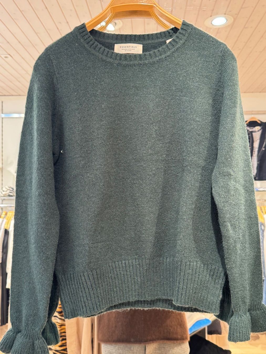 Maglioni & Felpe: Essentials Pullover, dunkelgrün, Grösse 36/38, Neuwertig! – Nuovo (secondo la descrizione) da Oberrohrdorf venduto da maggys15 1