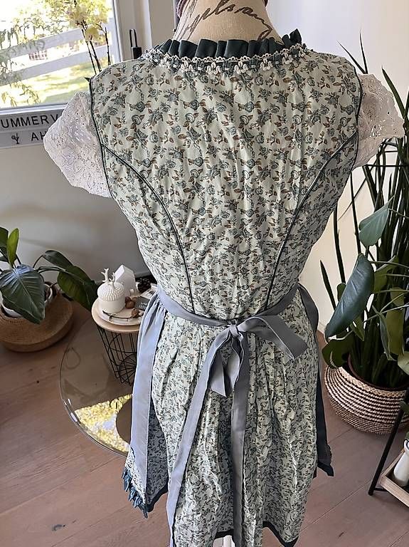 Vestiti: Dirndl grösse 42 – Usato da Halten venduto da raaah03 2