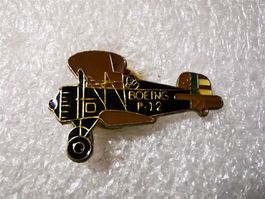 Ansteckpin 4: Flugzeug Boeing P-12
