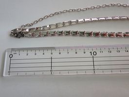 silbrige lange Halskette