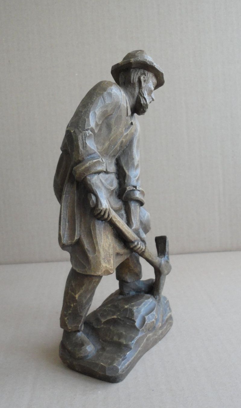 Figuren: Holzfigur - Arbeiter mit Pickel – Gebraucht aus zürich von parts5060 1