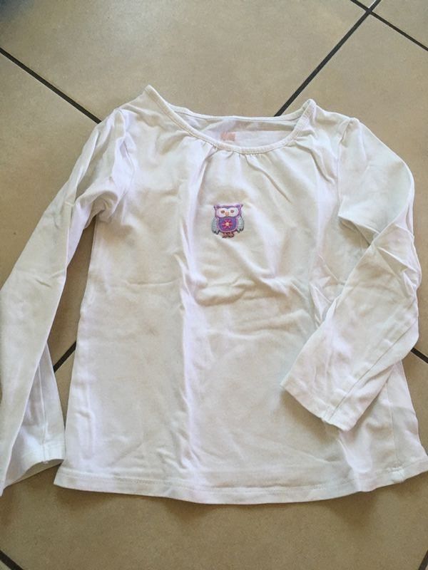 Maglioni & Felpe: Mädchen Sweatshirt weiss m Eule 110/116 – Usato da Bergdietikon venduto da antovale