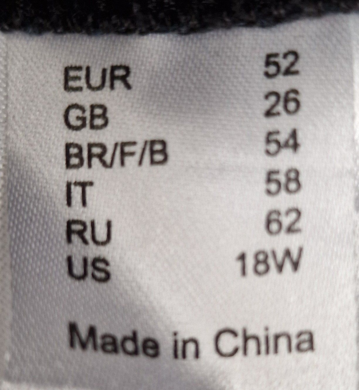 Pantaloni: Schwarze Sommer Herren-Bermudas, Grösse 52 – Usato da Haslen GL venduto da ricarono 3