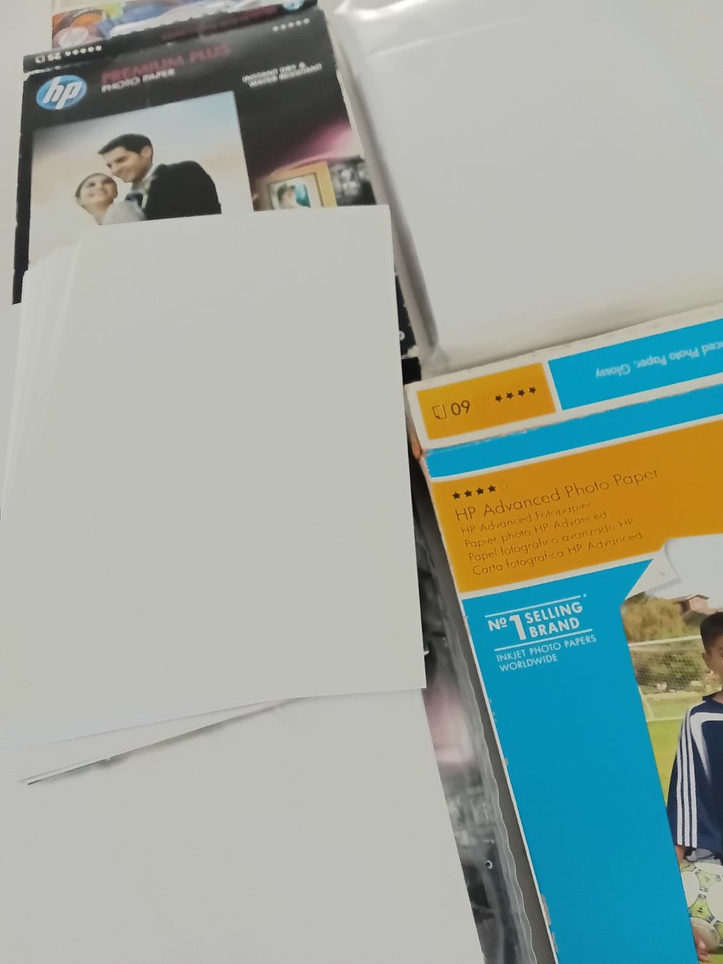 Hewlett Packard Carta: HP Premium Plus Photo Paper 10x15cm sheets from 3 boxes – Usato da Immensee venduto da vgitter 3
