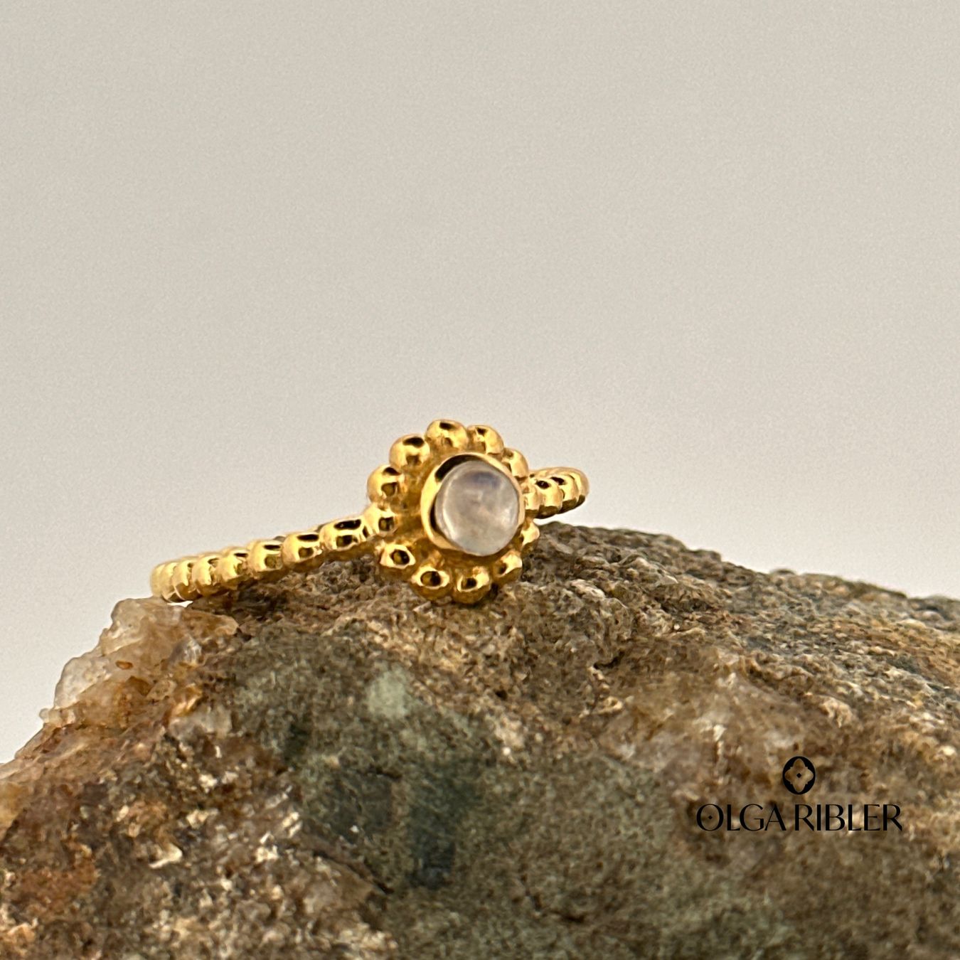 Olga Ribler Anelli: Silberring vergoldet mit Mondstein, Gr.56 – Nuovo (secondo la descrizione) da Luzern venduto da MonikaS03 5
