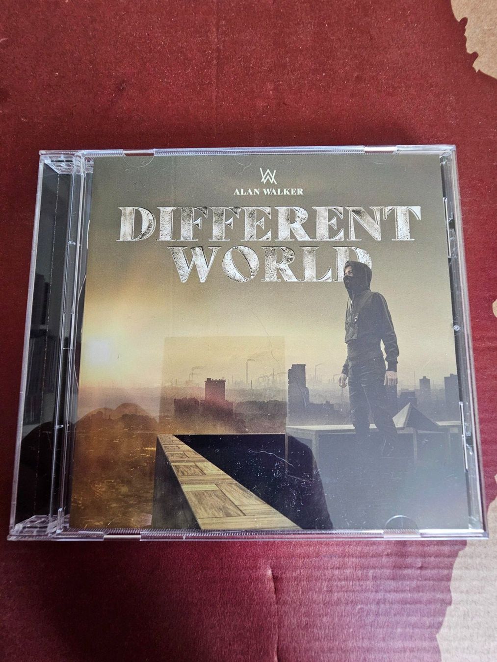 CDs: CD - Alan Walker – Different World (Electro, 2018) – Gebraucht aus Biberist von Foolio0