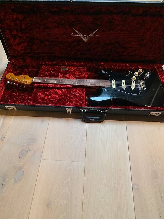 Fender Strumenti musicali: Fender Custom Ltd relic Strat Dual Mag -Like new – Usato da Begnins venduto da yin_2k7m 1