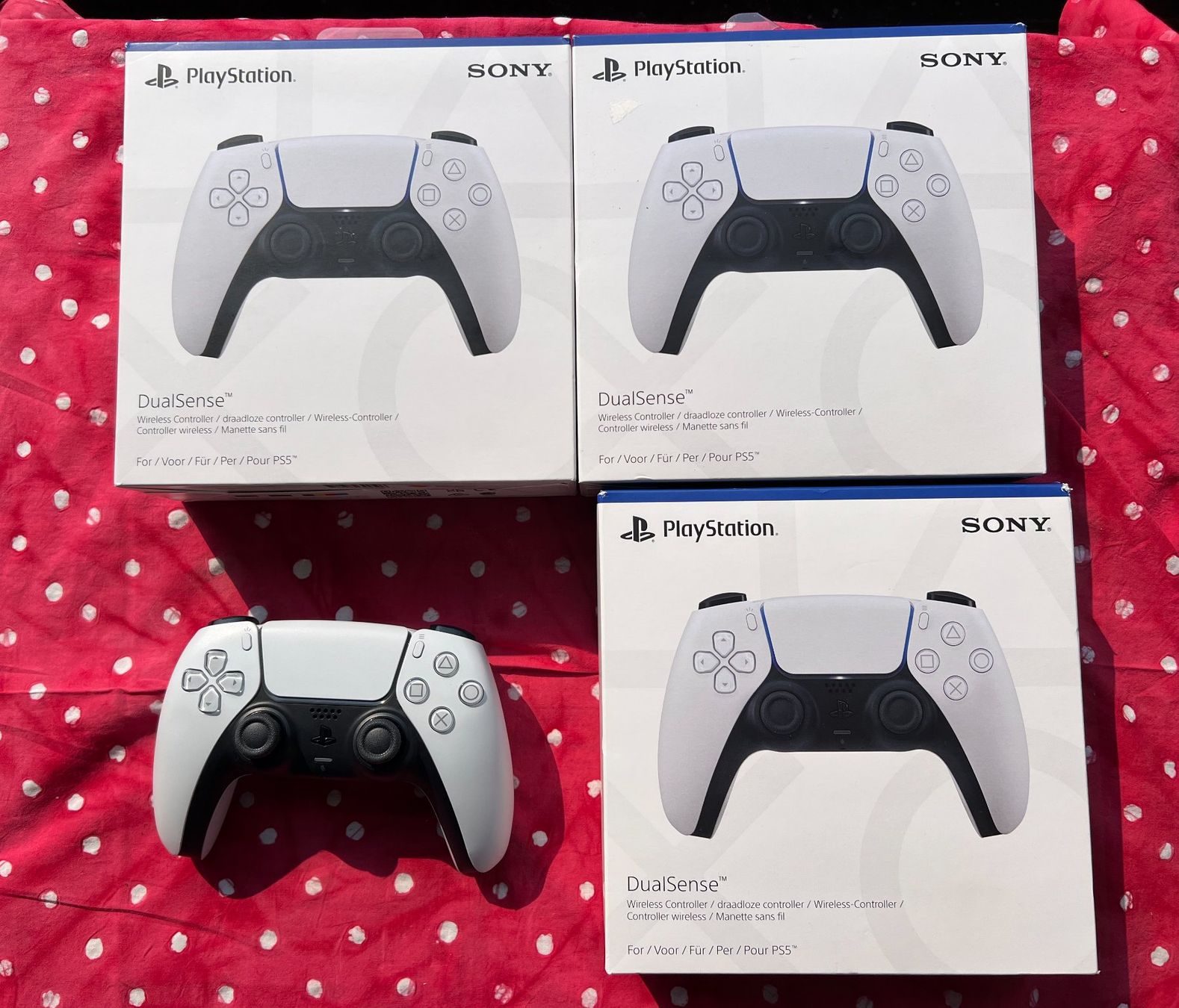 Sony Console: Playstation 5 Disc Edition, Neuwertig, inkl 4 Controller – Nuovo (secondo la descrizione) da Laufenburg venduto da hobbes_ch2 3