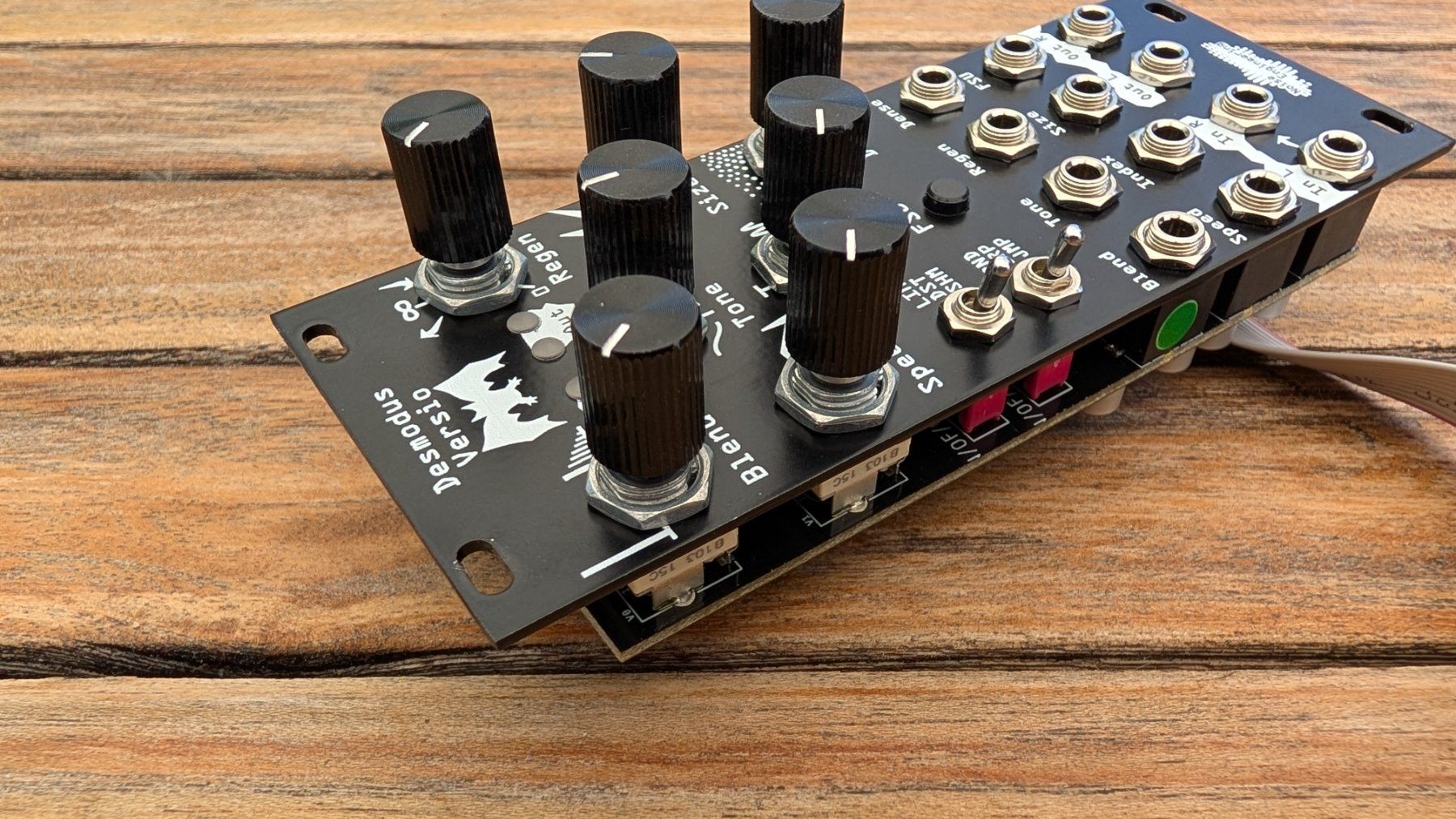 Strumenti musicali: Noise Engineering - Desmodus Versio (eurorack modular) – Usato da Valeyres-Rances venduto da Kobol 2