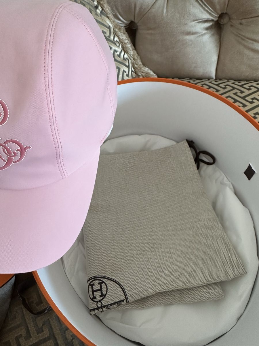 Hermès Copricapi, berretti & cappellini: Hermes cap pink 57 56 – Nuovo e nell'imballaggio originale da Kilchberg ZH venduto da cruella 3