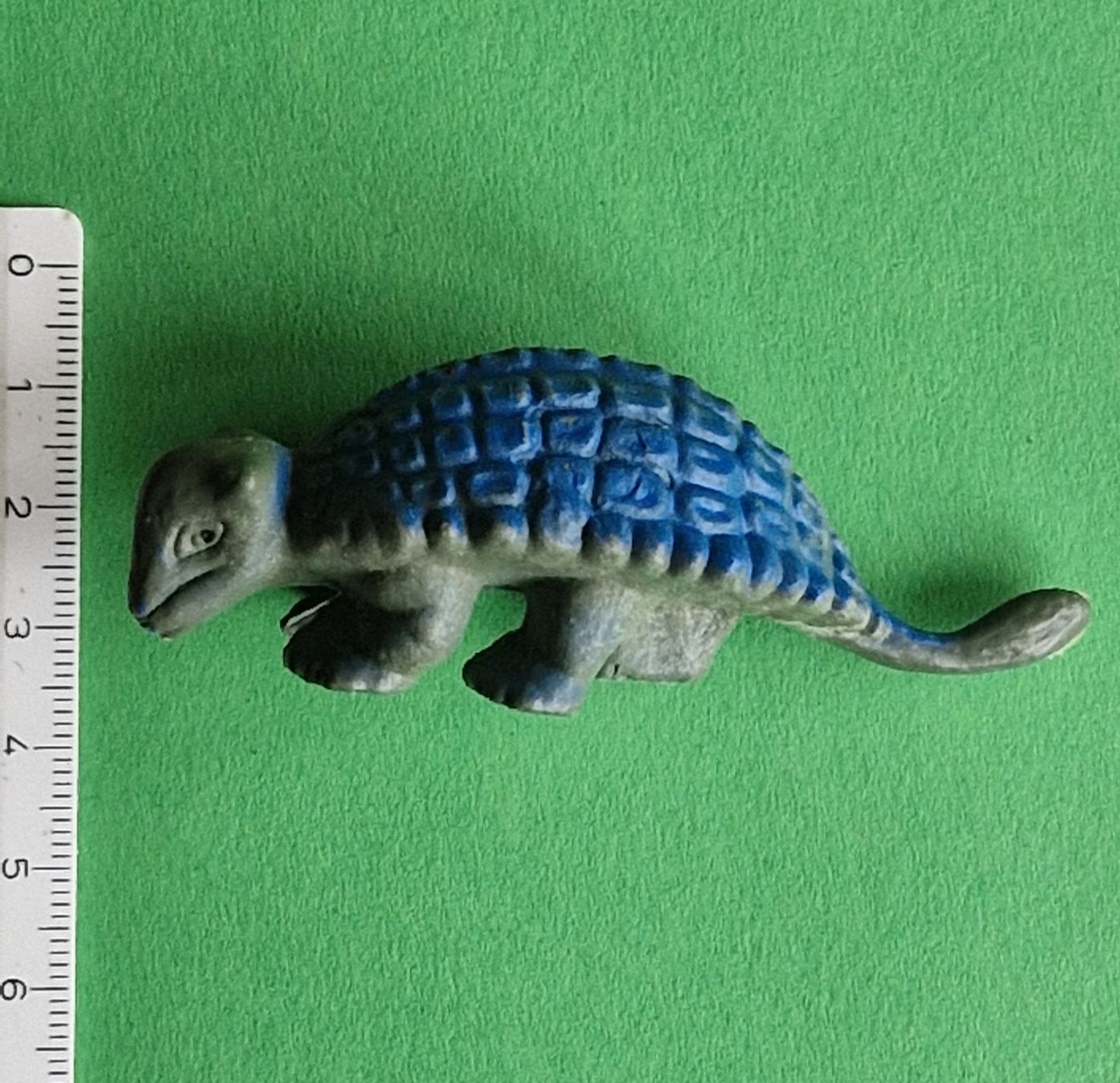 Spielzeuge: 5 Dinosaurier Spielfiguren – Gebraucht aus Nänikon von kriki 5
