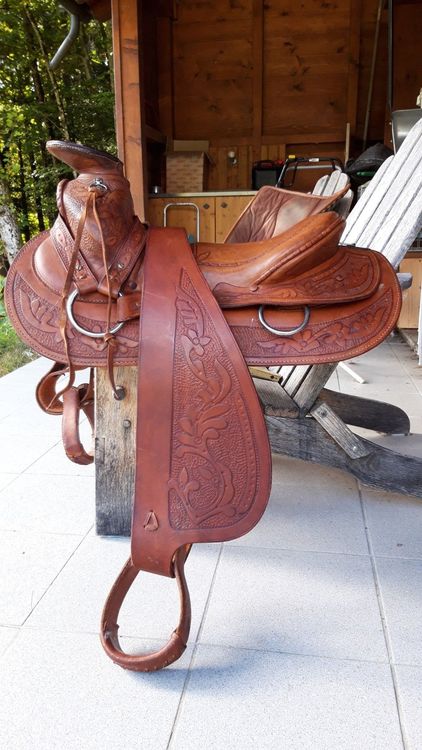 Selle Charro Rouge Et Noire 36 Pouces - Nelidas Southern Imports - Équipement équestre Mexique
