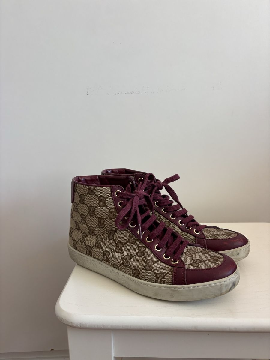 Gucci Scarpe da donna: Gucci High Sneaker - Monogramm Canvas & Bordeaux Leder – Usato da Basel venduto da AnninaD97 1