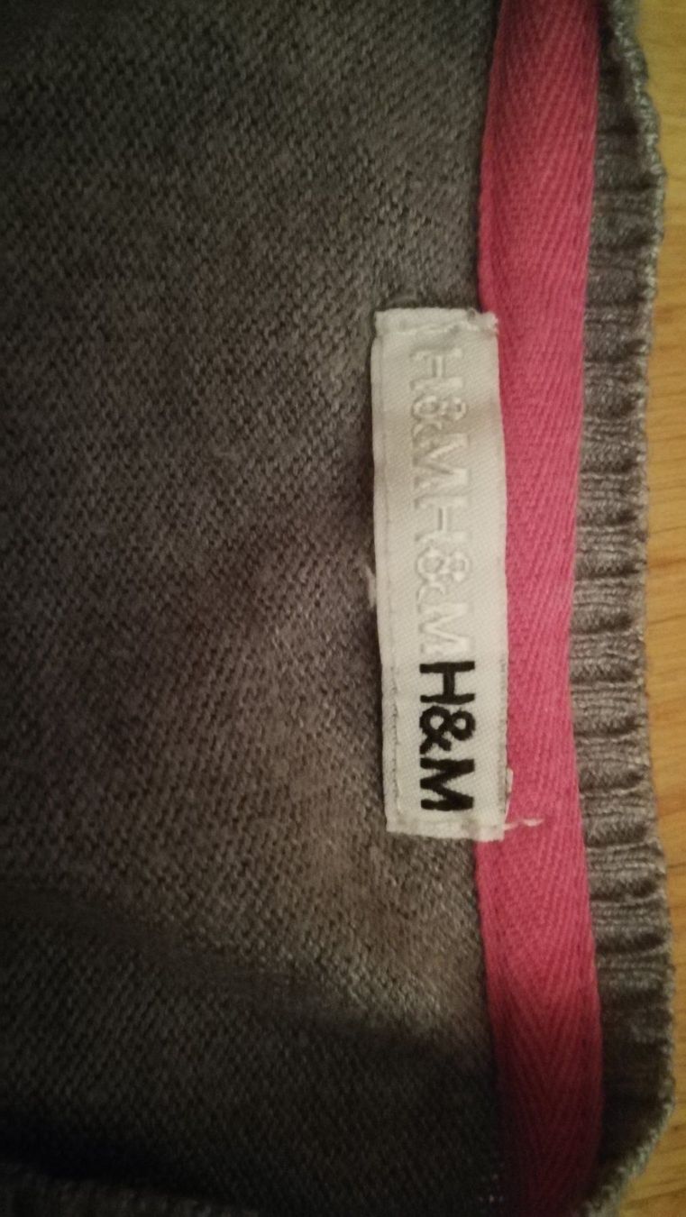 H&M Maglioni & Felpe: Strickjacke Mädchen mit Blumenmotive – Usato da Zürich venduto da laude 1