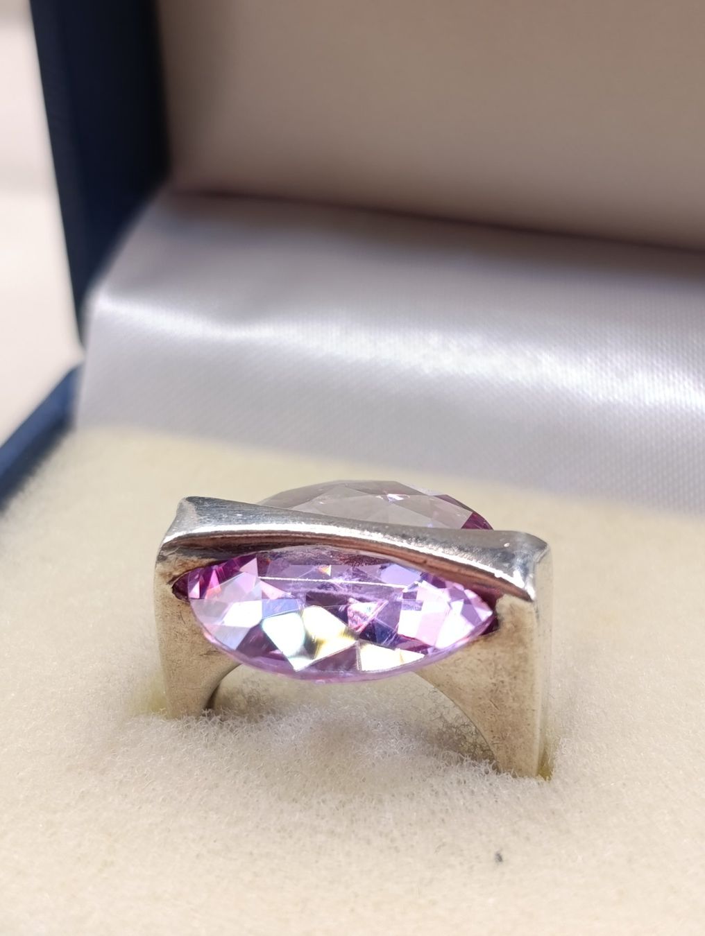 Anelli: Vintage 925er Silber wunderschöne Ring mit Amethyst Top – Usato da Steffisburg venduto da 1.Schmuckschatulle 2