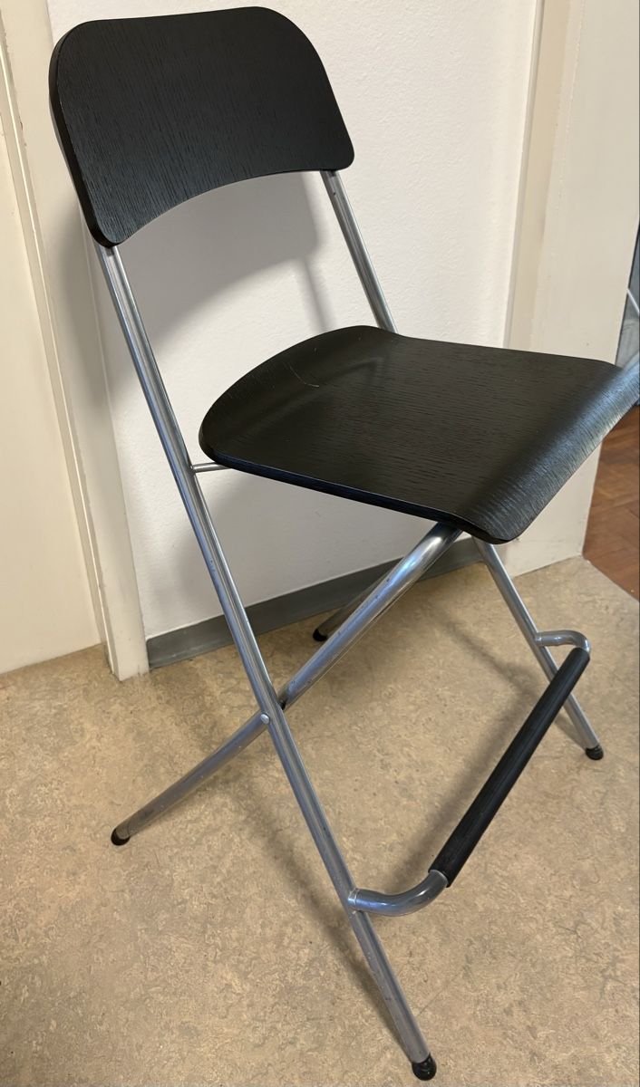 Ikea Tavoli: Bartisch mit 2x Barhocker – Usato da Uster venduto da g21_d9lv 2