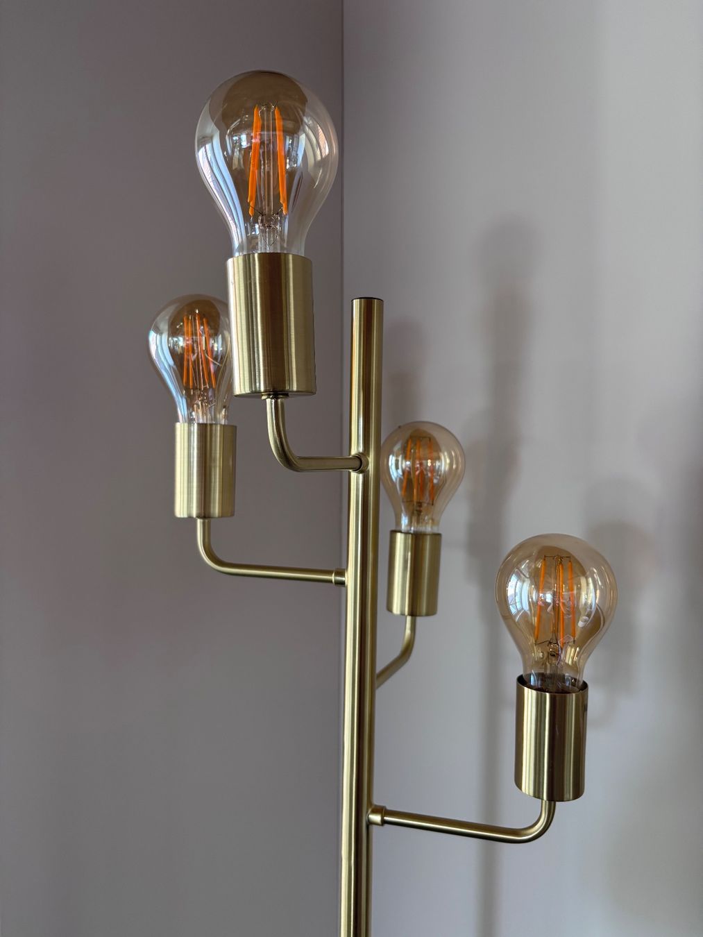 Lampade: Stehlampe Messing - guter Zustand – Usato da Berikon venduto da MoriGu 2