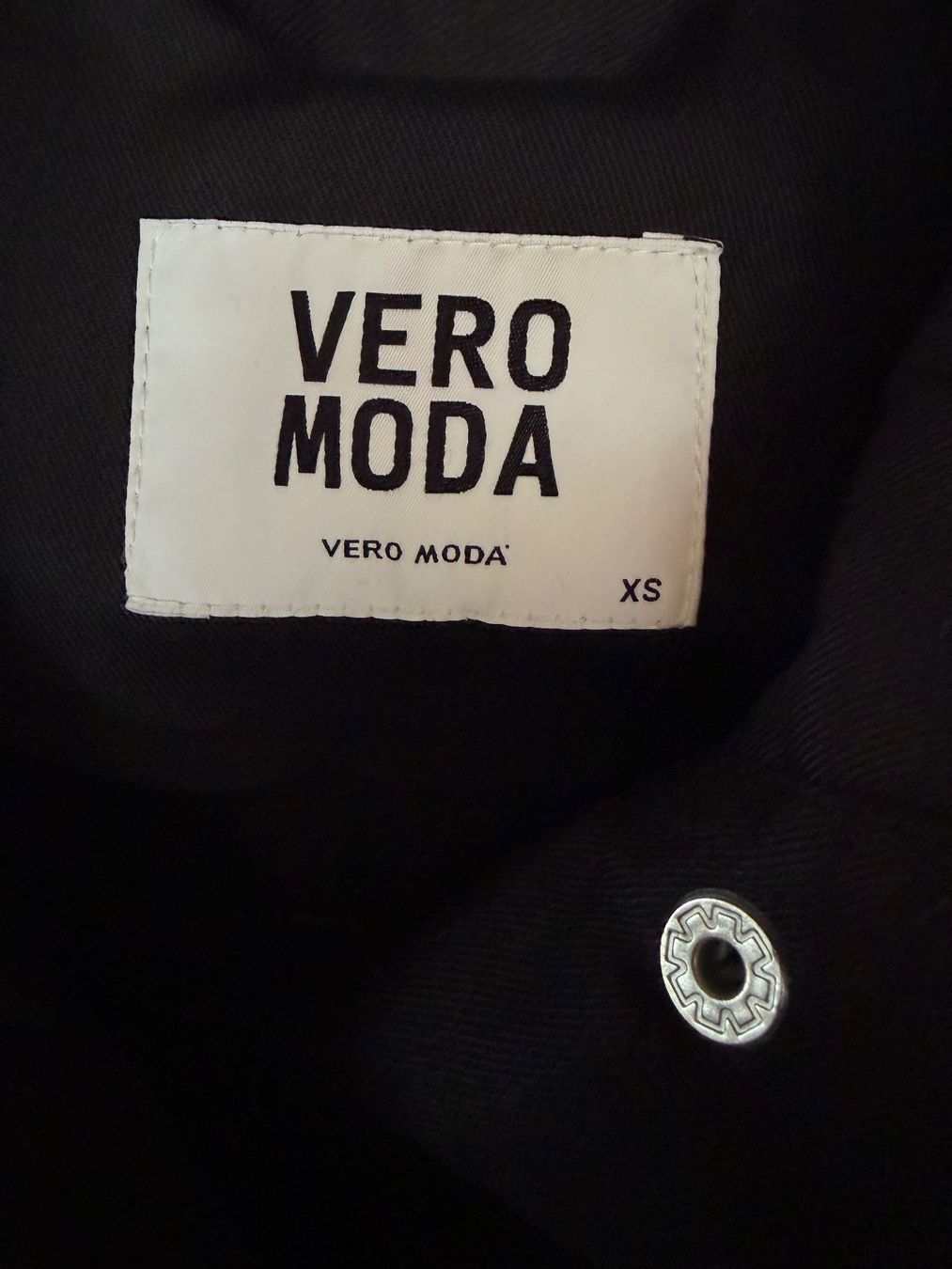 Vero Moda Giacche: Veste Vero Moda noir taille XS – Usato da St-Imier venduto da Mod_qd95 1