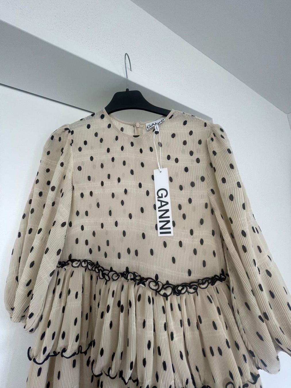 Ganni Vestiti: Ganni Kleid mit Punkten / Polka Dots – Nuovo e nell'imballaggio originale da Thalwil venduto da ale_gr5l 2