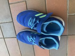 Hallenturnschuhe Adidas Grösse 34