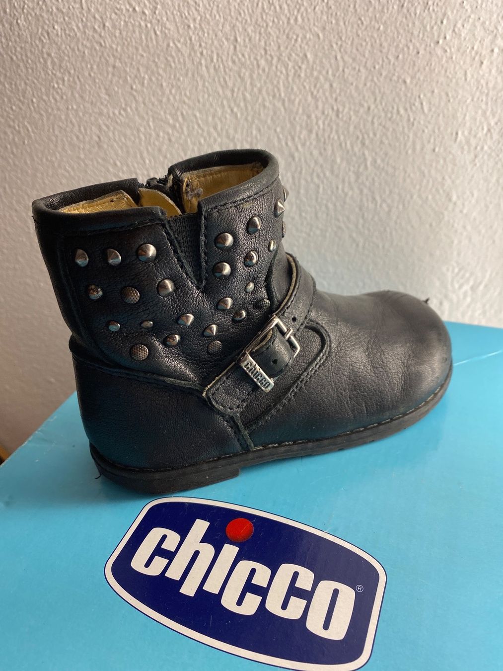 Chicco Scarpe per ragazze: CHICCO Leder Stiefel mit Nieten, Gr.23 – Usato da Vezia venduto da luce2011