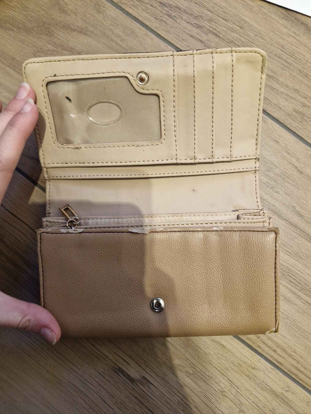 Guess Portafogli: Guess Geldsack – Usato da Muotathal venduto da Sereina-muheim 1