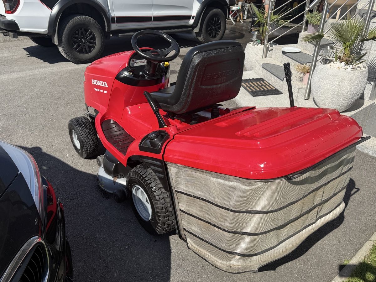 Honda Tagliaerba: Rasentraktor Honda HF 2417 – Usato da Uttigen venduto da huki123 4