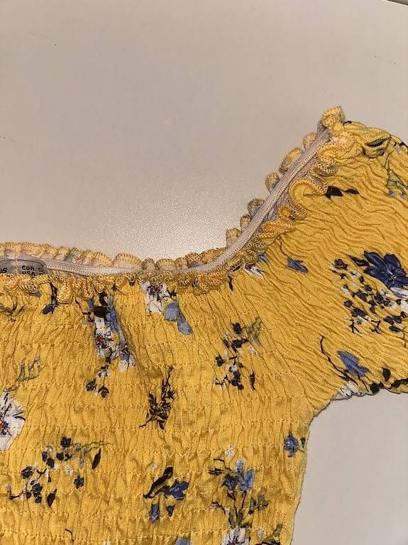 Kleider: Stradivarius Kleid Gelb + Blumen Muster Gr. S – Gebraucht aus winterthur von HappyFindsCH 2