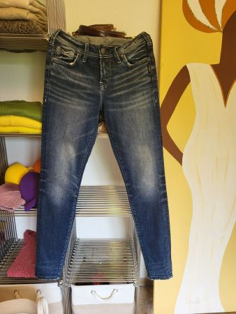 Silver Jeans Co. „Avery Skinny“ Jeans – W27 / L31 (CH 36)