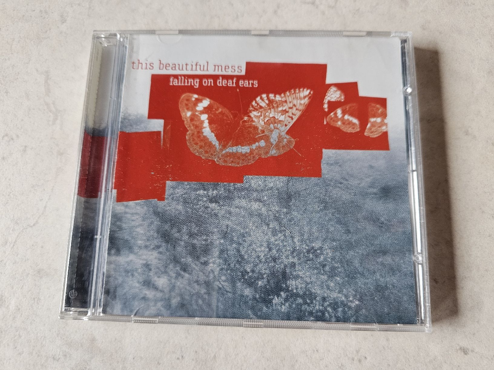 CD: This Beautiful Mess  -  Falling On Deaf Ears – Usato da Schneisingen venduto da backstore24
