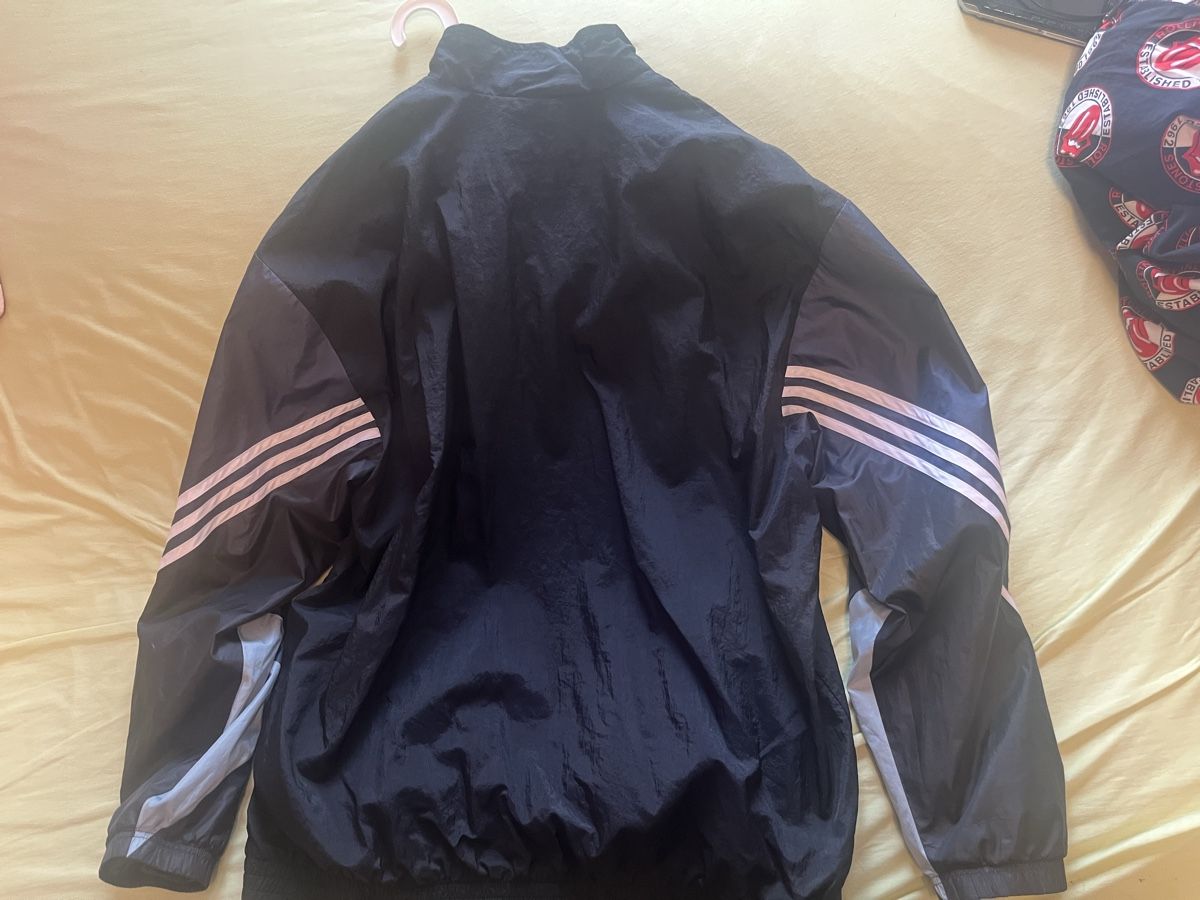 Lotti di vestiti: Nike Brasilien, PSG & Adidas – Usato da Buchs AG venduto da dim_6c9l 2
