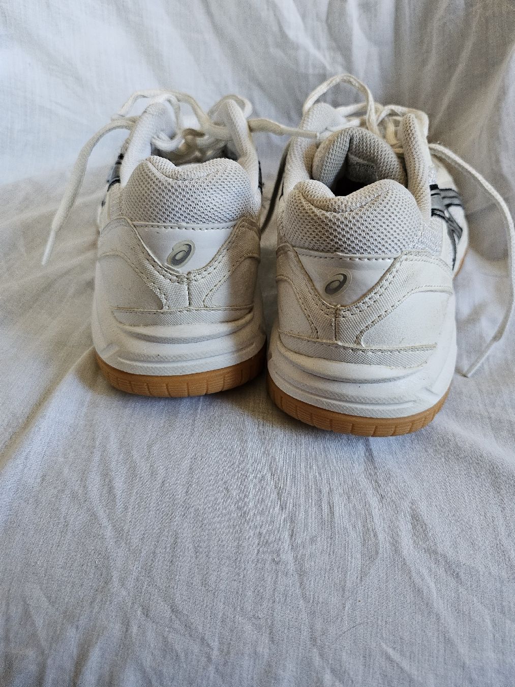 Schuhe für Jungen: Chaussures de sport Asics pointure 35 – Gebraucht aus La Joux FR von car_ck96 2
