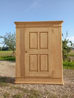 SCH405 Restaurierte Tannenholz Kleiderschrank Hallenschrank