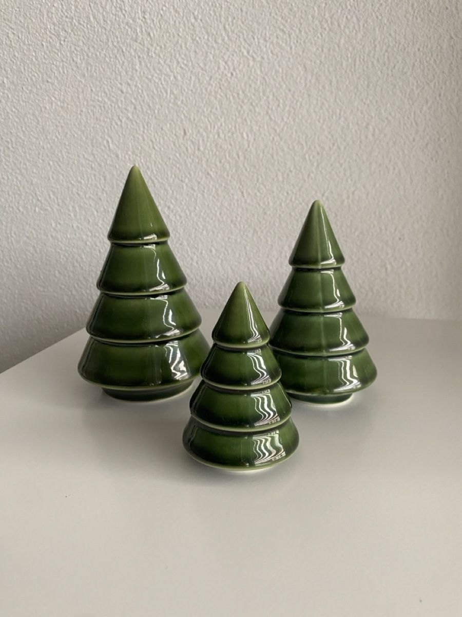 Alle Dekorationen: Three ceramic Christmas trees – Neu (gemäss Beschreibung) aus Rorschach von vil_yt9d