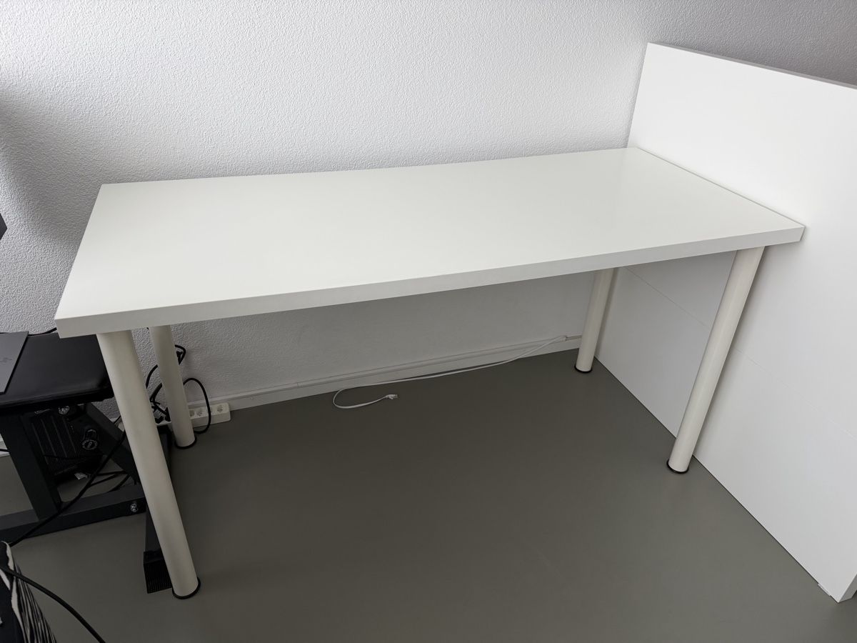Scrivanie: Schreibtisch weiss, 140 x 60 cm – Usato da Zürich venduto da dan_58dy