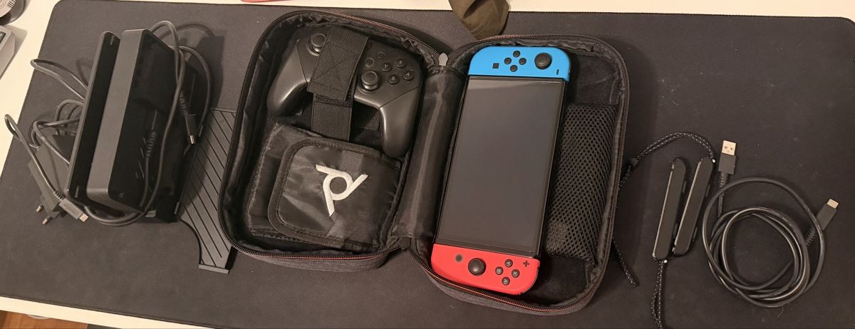 Nintendo Consoles: Nintendo Switch Olde + Pro Controller – D'occasion à Zürich par Narnia0815