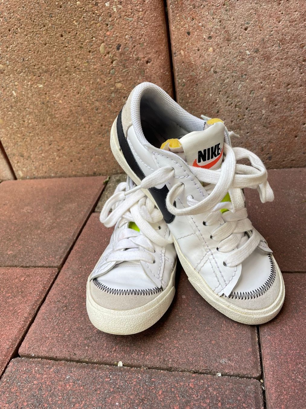 Nike Scarpe per ragazzi: Nike Kinder Turnschuhe weiss, Grösse 41 – Usato da Buchs ZH venduto da gavvier 2