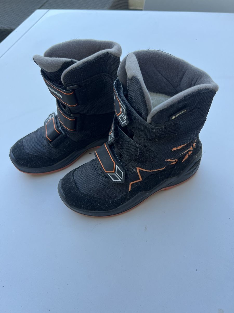 Lowa Scarpe per ragazzi: Lowa Winterstiefel Gr. 31 – Usato da Heiligkreuz (Mels) venduto da fodo 1
