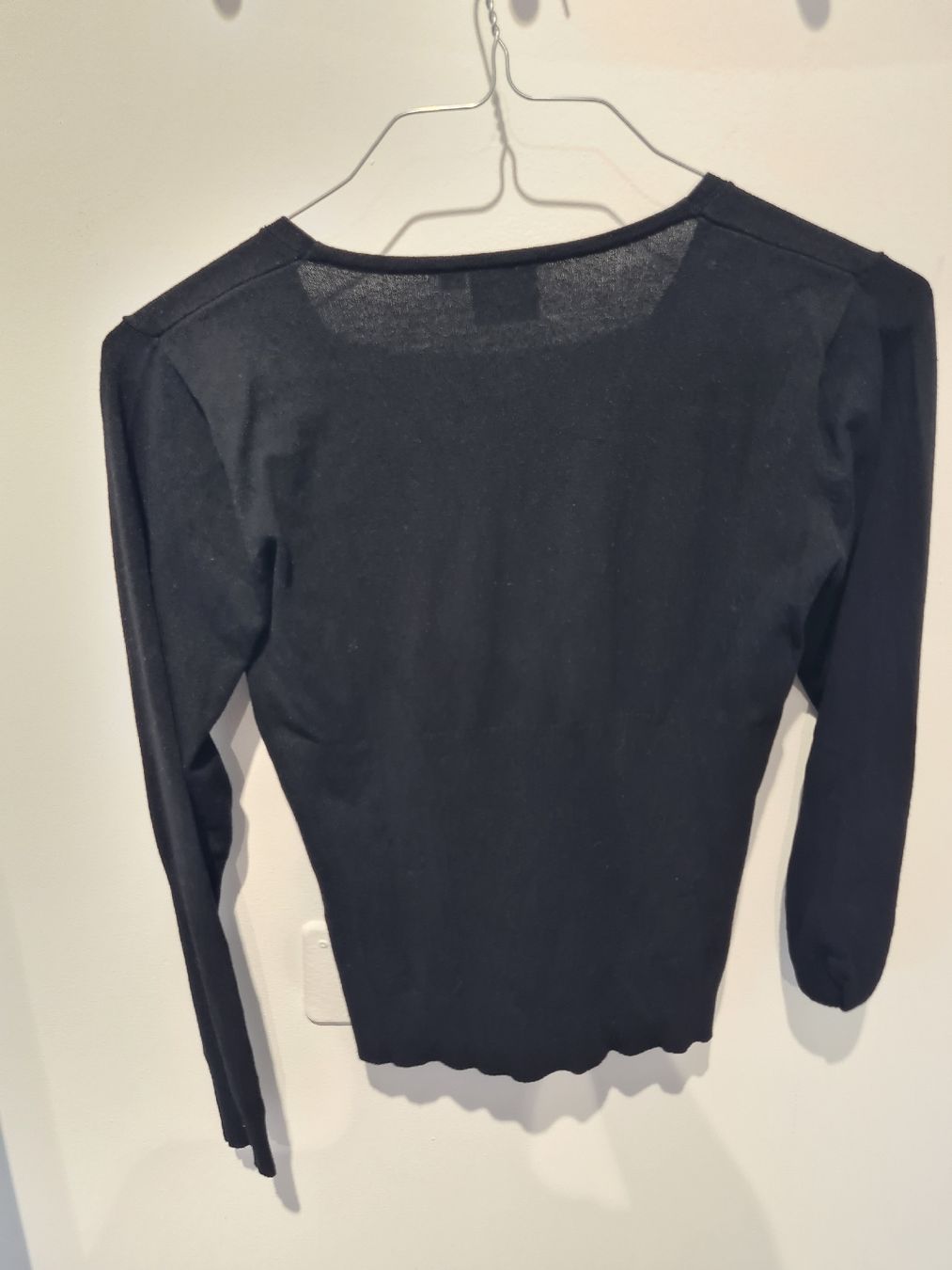 Maglioni & Felpe: Damen Pullover Jones schwarz Grösse 36 V-Ausschnitt – Usato da Adligenswil venduto da FriedasWelt 2