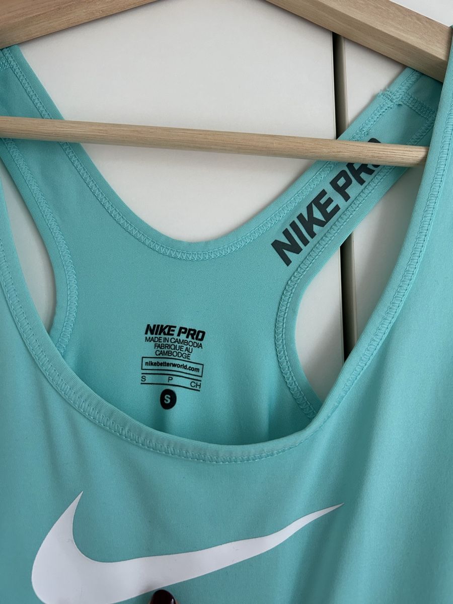 Nike Top: Nike Pro Tank Top türkis Grösse S – Usato da Zürich venduto da Lolaa123 3