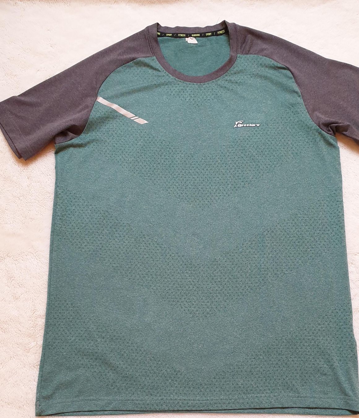 Lotti di vestiti: 2 Sport-T-Shirts – Usato da Würenlos venduto da JRP_71 1