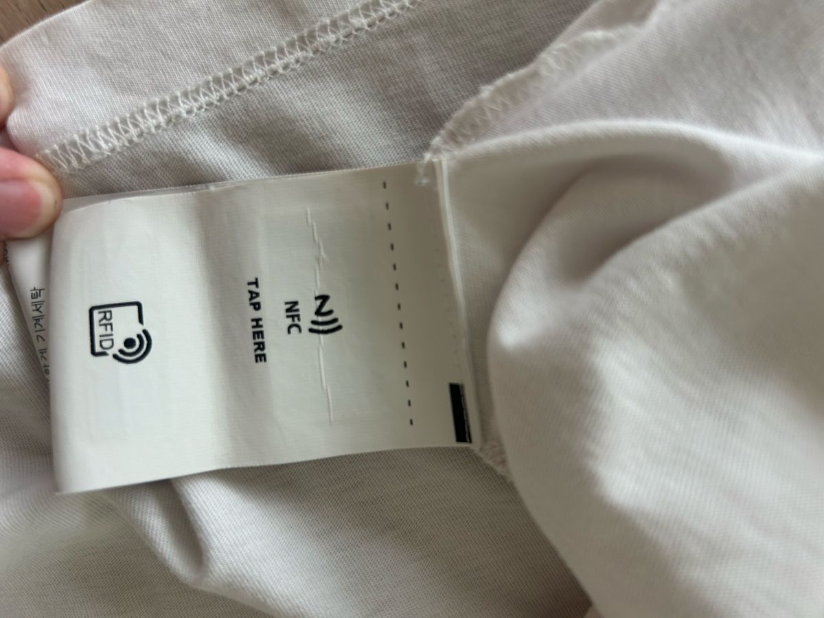 Golden Goose T-Shirts: Golden Goose T-Shirt – Gebraucht aus Meilen von Namaycus 4