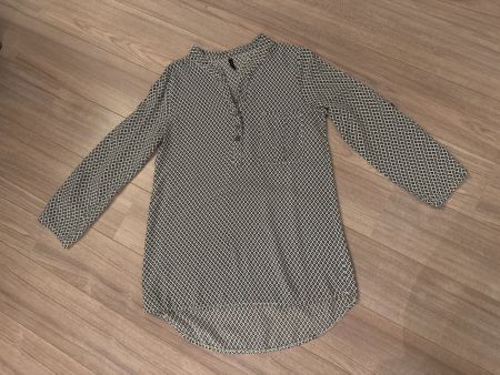 Blus von TODAY Gr. XS aber eher Gr. S (gemustert)